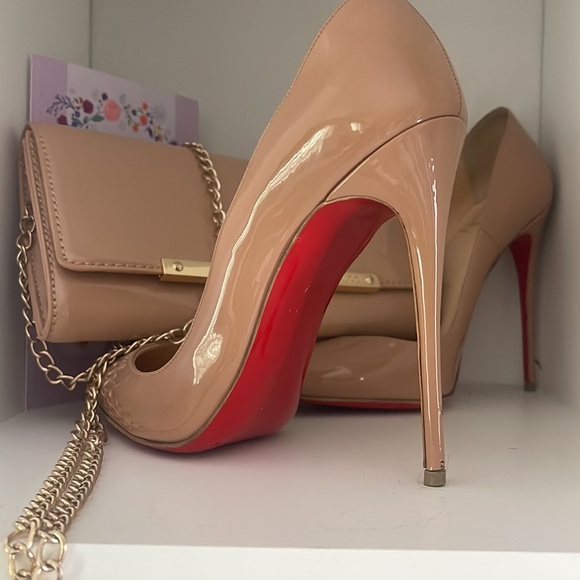 Christian Louboutin ; So Kate Pumps - Picture 3 of 12